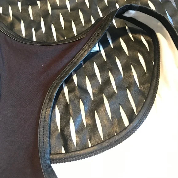 { LORNA JANE }  Sexy Cutout Tank Top - NWOT Large - Picture 16 of 16